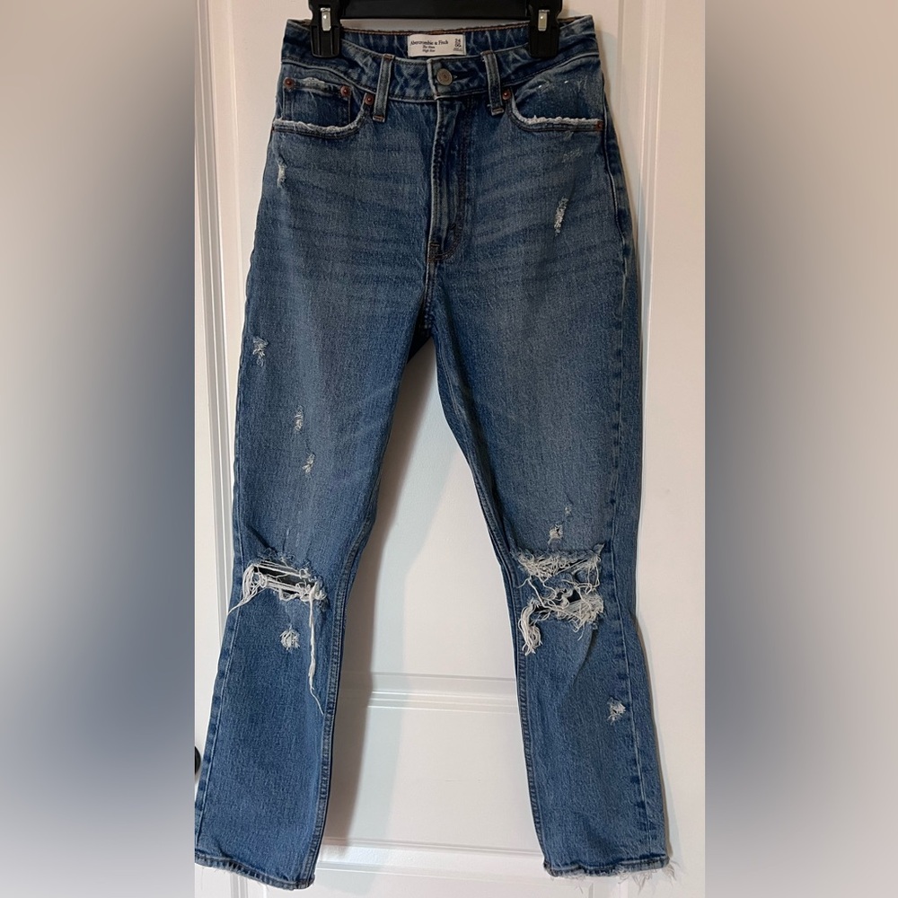 Abercrombie & Fitch The Mom High Rise Jeans